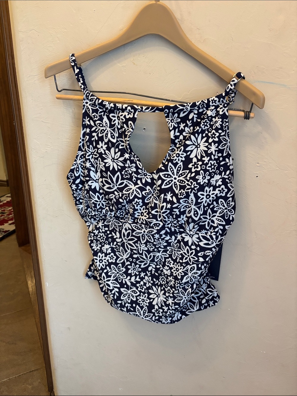 NWT Lands end swim top! Medium